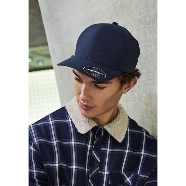 Czapka Flexfit delta Adjustable. Niebieskie czapki FLEXFIT, bez wzorów. Za 101,00 zł.