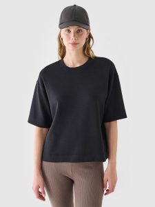 4F T-shirt regular z modalem damski - czarny S. Czarne t-shirty 4f, s, bez wzorów, z dzianiny, bez kołnierzyka, bez ramiączek. W wyprzedaży za 39,99 zł.