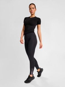 Damskie legginsy Hummel Active. Czarne legginsy Hummel, bez wzorów, z dżerseju, z standardowym stanem. Za 269,50 zł.