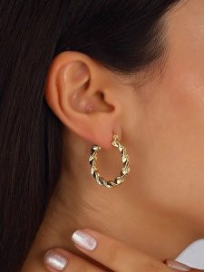 Nakkash Pozłacane kolczyki-kreole rozmiar: onesize. Żółte kolczyki Nakkash, pozłacane. Za 52,55 zł.