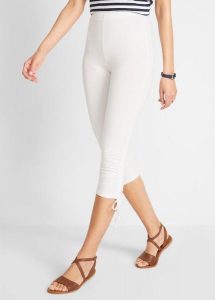 Legginsy 3/4 z marszczeniem (2 pary). Czarne legginsy bonprix, bez wzorów. Za 77,99 zł.
