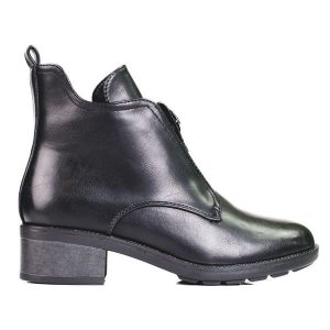 Stylowe czarne botki damskie. Czarne botki bez wzorów, bez obcasa, bez zapięcia. Za 250,80 zł.