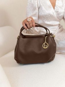 Lia Biassoni Skórzana torebka "Taro" w kolorze brązowym - 28 x 25 x 18 cm rozmiar: onesize. Brązowe torebki klasyczne Lia Biassoni, bez wzorów, z materiału, przez ramię, bez dodatków. Za 260,99 zł.