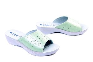 Inblu PL-45 107 verde, klapki damskie. Zielone klapki Inblu, bez wzorów, bez obcasa, na koturnie. Za 82,90 zł.
