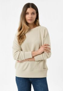 Prążkowana, luźna bluza B-MINK. Białe bluzy Volcano, s, bez wzorów, z elastanu, bez kaptura. Za 149,99 zł.