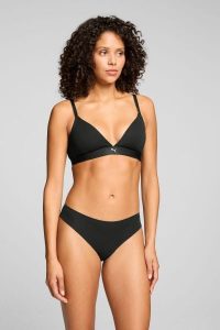 Puma stringi damskie Invisible Cotton 2-pack czarne. Czarne stringi Puma, bez wzorów, z bawełny. Za 156,20 zł.