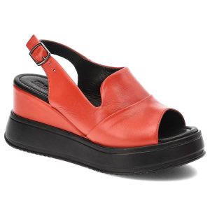 Czerwone Sandały Artiker Skórzane Buty Damskie. Czerwone sandały ARTIKER, bez wzorów, ze skóry, bez obcasa, na koturnie, bez zapięcia. Za 279,00 zł.