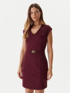 Guess Sukienka koktajlowa W5BK21 KCMU2 Czerwony Slim Fit. Czerwone kombinezony Guess, xs, z aplikacjami, z syntetyku, wizytowe, bez kołnierzyka, bez ramiączek. Za 429,99 zł.