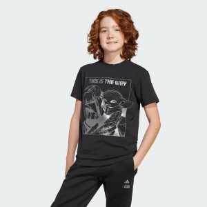 Koszulka Adidas Star Wars Mandalorian Graphic. Czarne bluzki ADIDAS, bez wzorów, z bawełny, retro, bez kołnierzyka, bez ramiączek. W wyprzedaży za 104,30 zł.