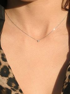 Maison héritage PARIS Złoty naszyjnik "Solitaire" z diamentem - dł. 42 cm rozmiar: onesize. Białe naszyjniki Maison héritage PARIS, z diamentem, złote. Za 1 500,99 zł.