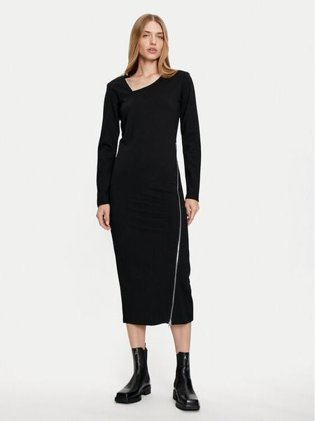 Karen by Simonsen Sukienka codzienna Rebecca 10105100 Czarny Slim Fit. Czarne kombinezony Karen by Simonsen, s, bez wzorów, z syntetyku, bez kołnierzyka, bez ramiączek. Za 299,99 zł.