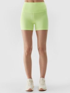 4F Szorty sportowe w kolorze zielonym rozmiar: L. Zielone spodenki sportowe 4f, l, bez wzorów, z materiału, outdoorowe. Za 79,03 zł.