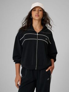 4F Bluza dresowa loose bez kaptura damska - czarna M. Czarne bluzy 4f, m, bez wzorów, z dresówki, bez kaptura. Za 199,99 zł.