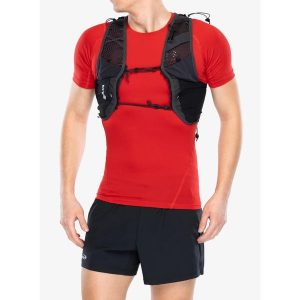 Kamizelka biegowa Silva Strive 5 Vest. Czarne kamizelki SILVA, l, bez wzorów, bez kołnierzyka, bez ramiączek, bez kaptura. Za 333,99 zł.