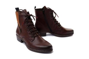 RIEKER Y0800-24 brown, trzewiki damskie. Brązowe botki Rieker, na zimę, bez wzorów, bez obcasa, na obcasie, bez zapięcia. Za 389,90 zł.