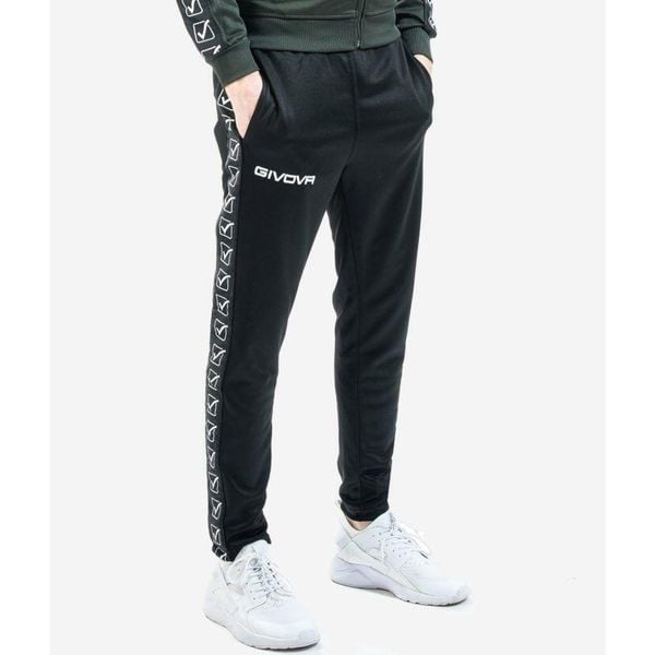 Givova College Sportbroek Zwart XL - Wygodne i Oddychające Spodnie Sportowe. Czarne spodnie dresowe Givova, xl, bez wzorów, z poliesteru. Za 112,42 zł.