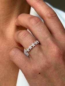 DI GIORGIO Pozłacany pierścionek z cyrkonią rozmiar: 60. Żółte pierścionki DI GIORGIO, z cyrkonią, pozłacane. Za 131,43 zł.